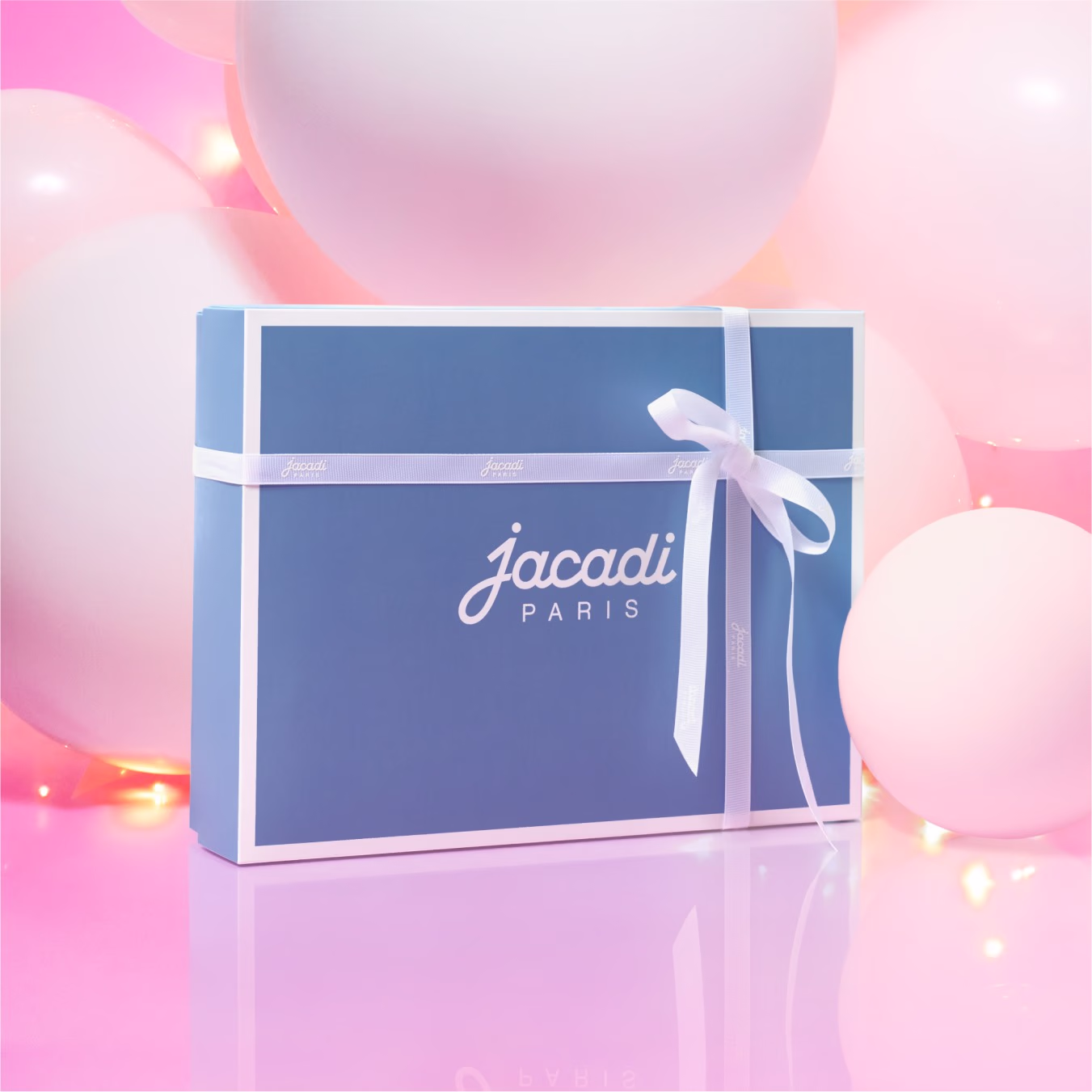 Découvrir les idées cadeaux Jacadi : parfum, peluche, pulls cachemire, accessoires chauds, ensembles bébé …